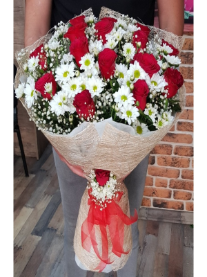 Malatya Çiçekçi - büyük buketim kırmızı gül beyaz papatya