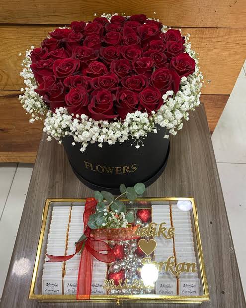 Malatya Çiçekçi - kutuda 41 gül çikolata 