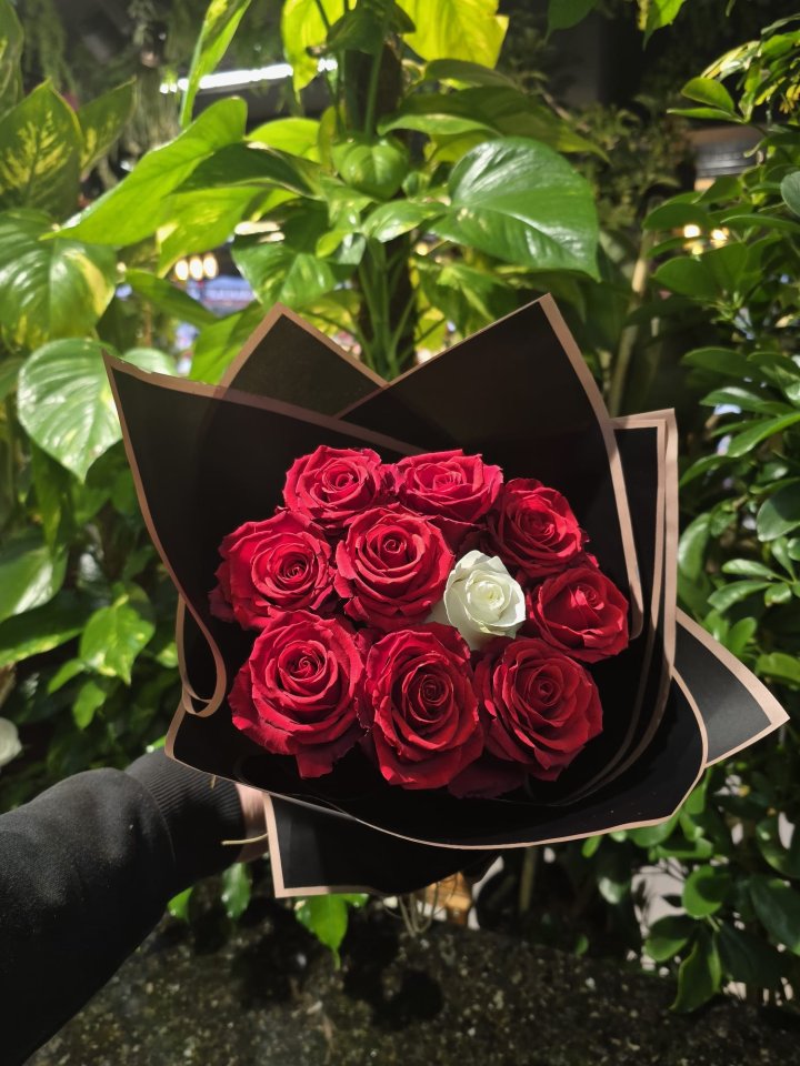  Malatya Çiçek Siparişi - kırmızı gül beyaz gül